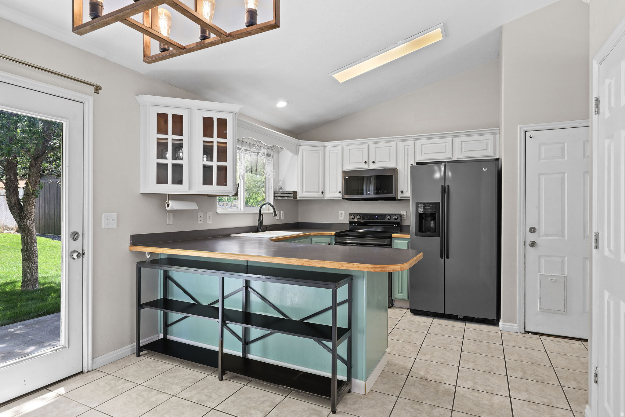 SIDNEY POINTE - Residential