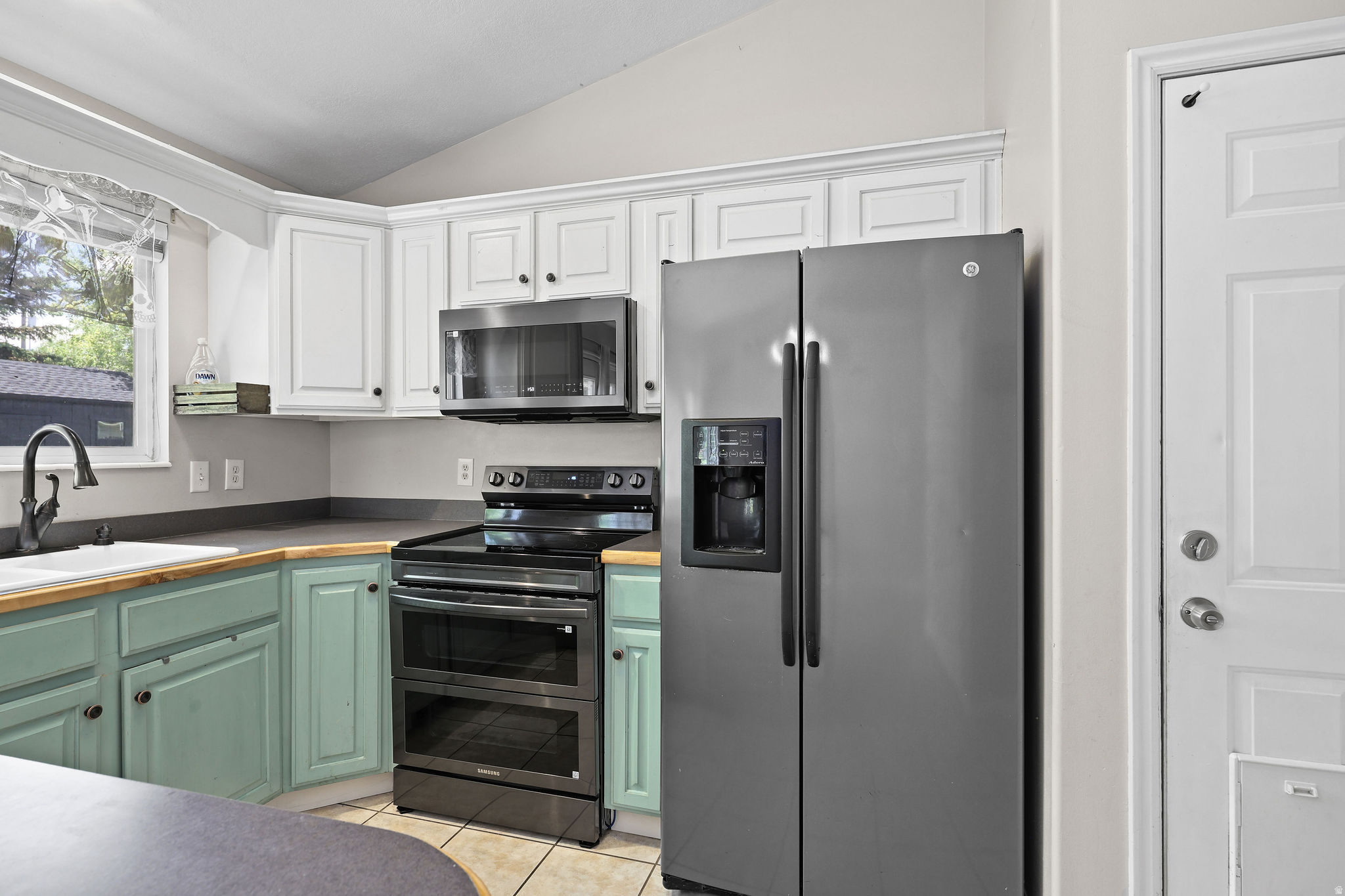 SIDNEY POINTE - Residential