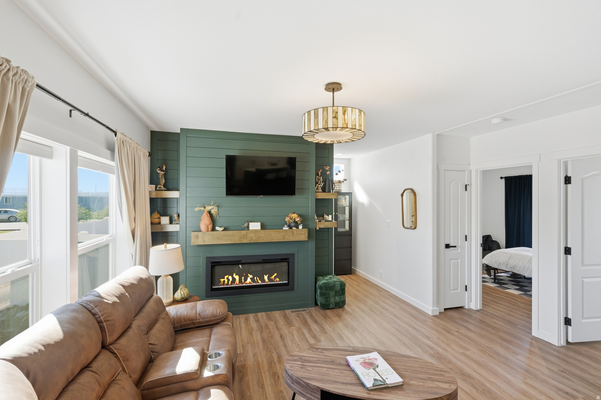 PALATIAL LIVING - Residential
