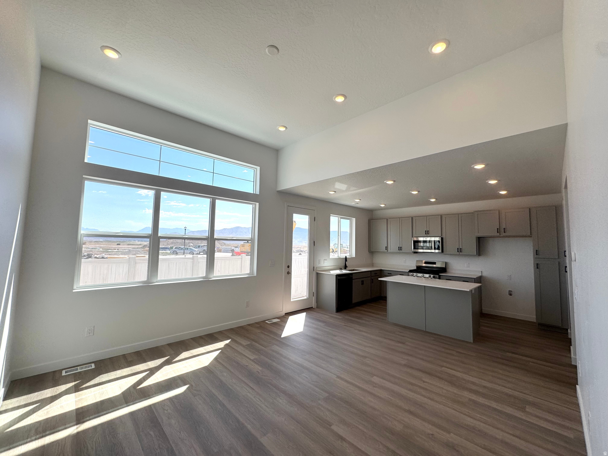 FIREFLY - Residential