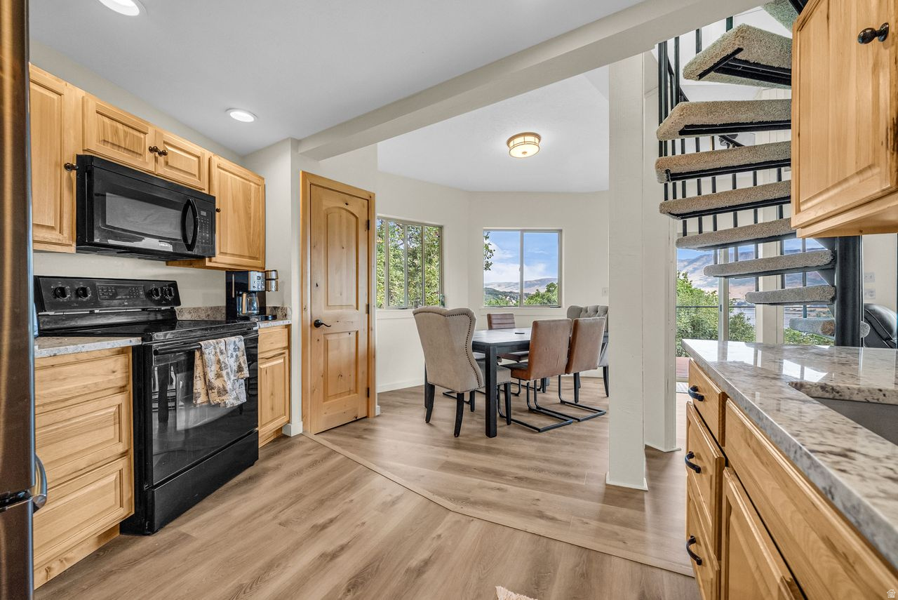 PINEVIEW MOUNTAIN ES - Residential