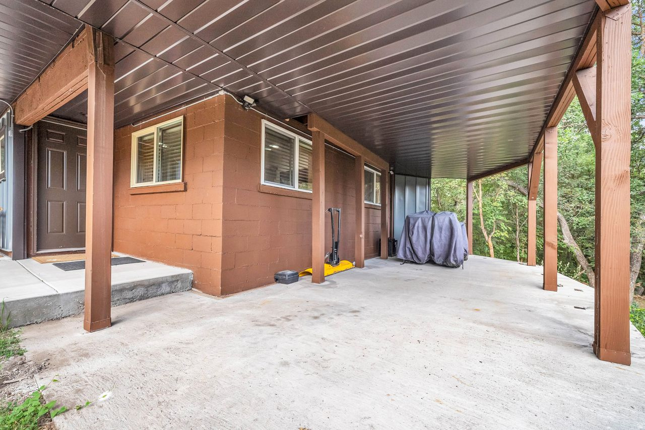 PINEVIEW MOUNTAIN ES - Residential