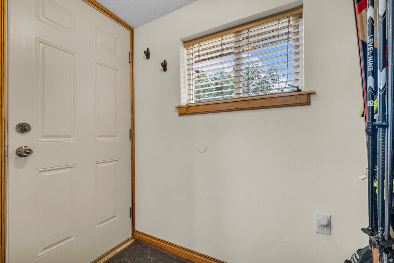 PINEVIEW MOUNTAIN ES - Residential