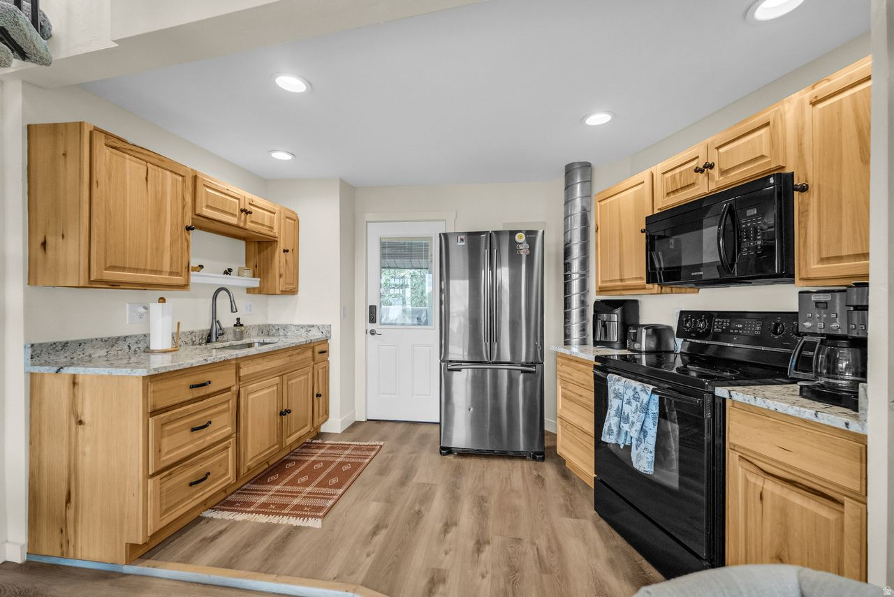 PINEVIEW MOUNTAIN ES - Residential