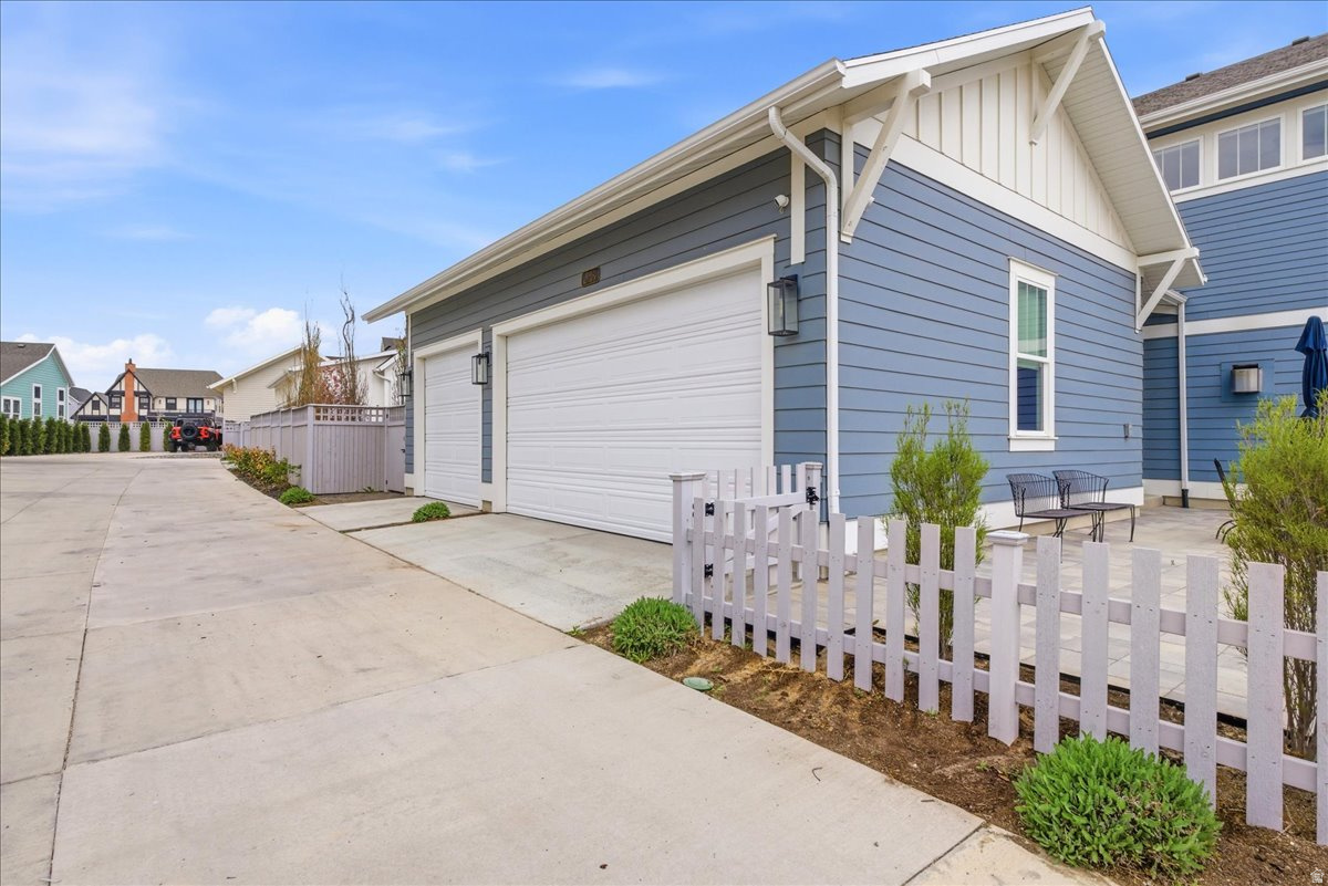 DAYBREAK - Residential