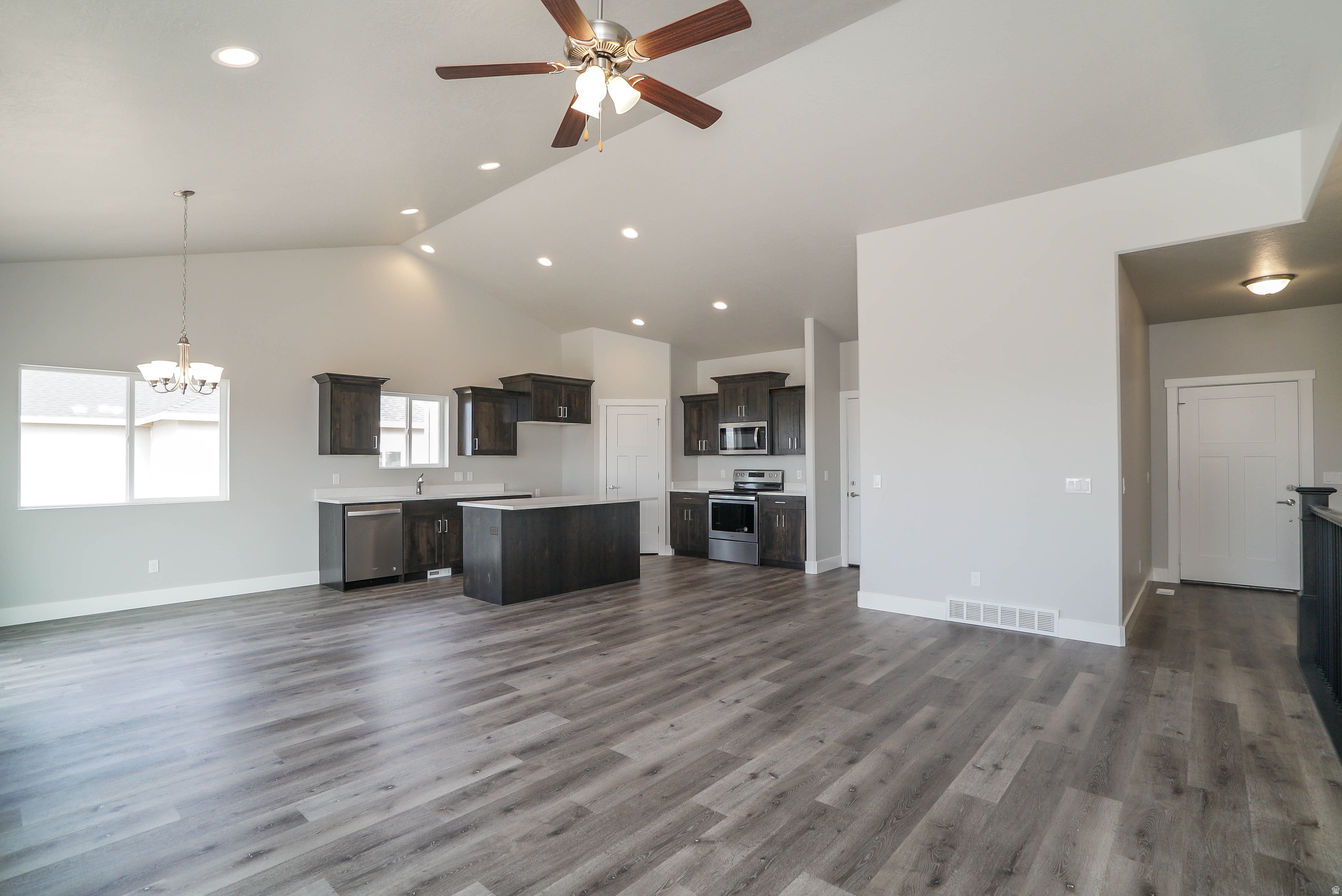 ESTATES AT MAJOR FARMS - Residential