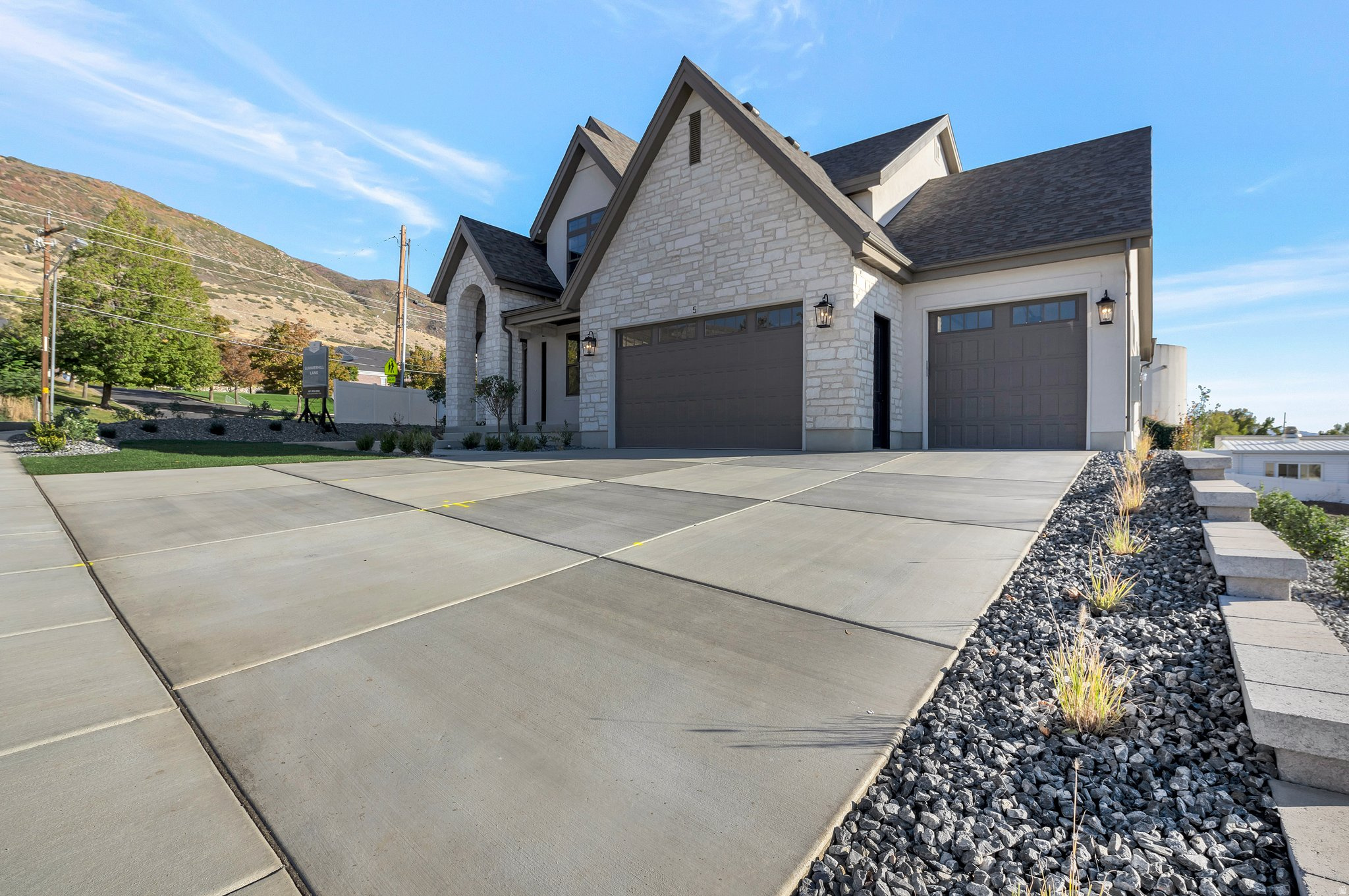 SUMMERHILL LANE - Residential
