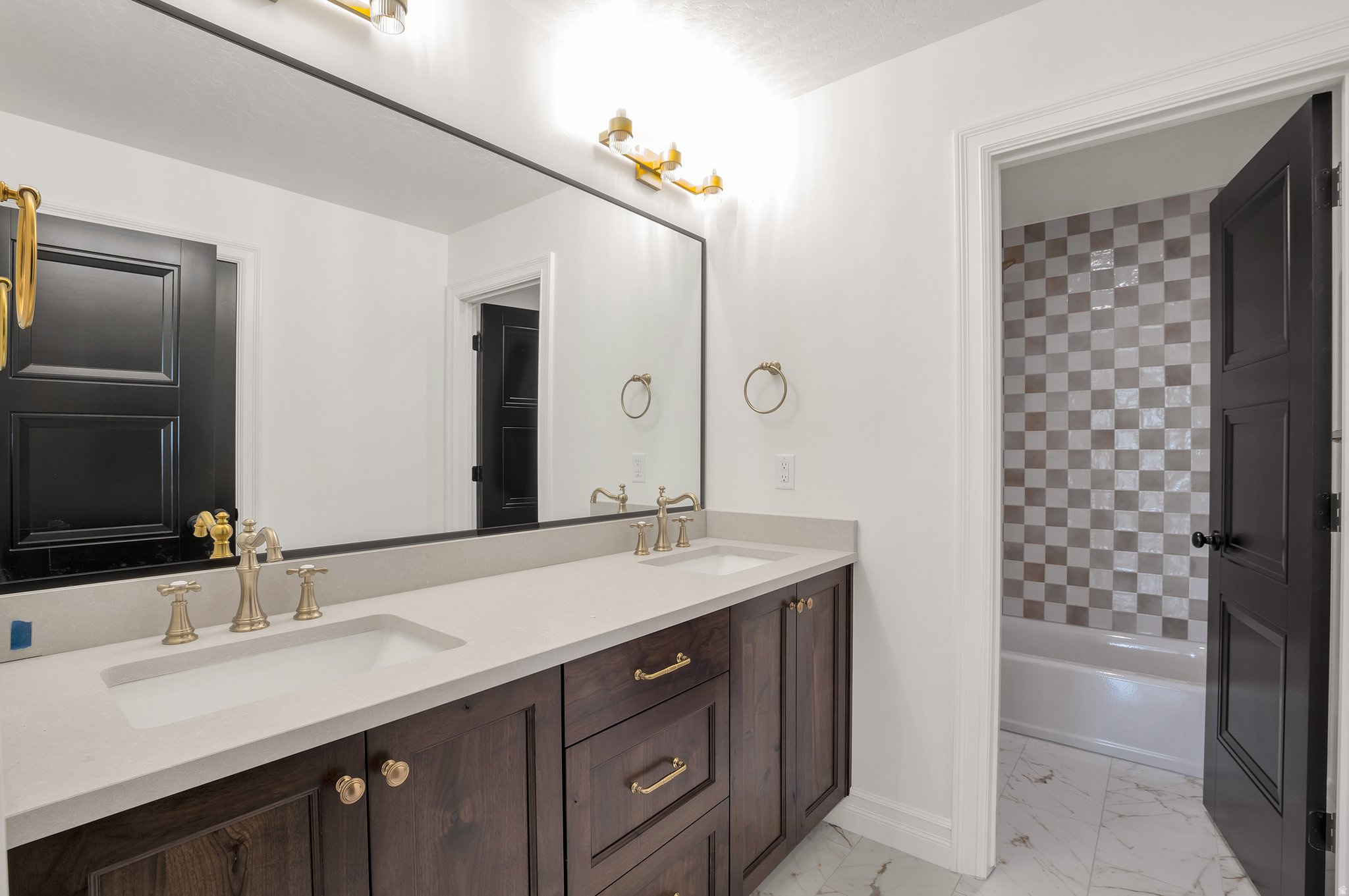 SUMMERHILL LANE - Residential