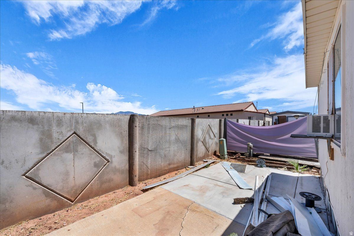 DIXIE DOWNS RV RESORT - Residential