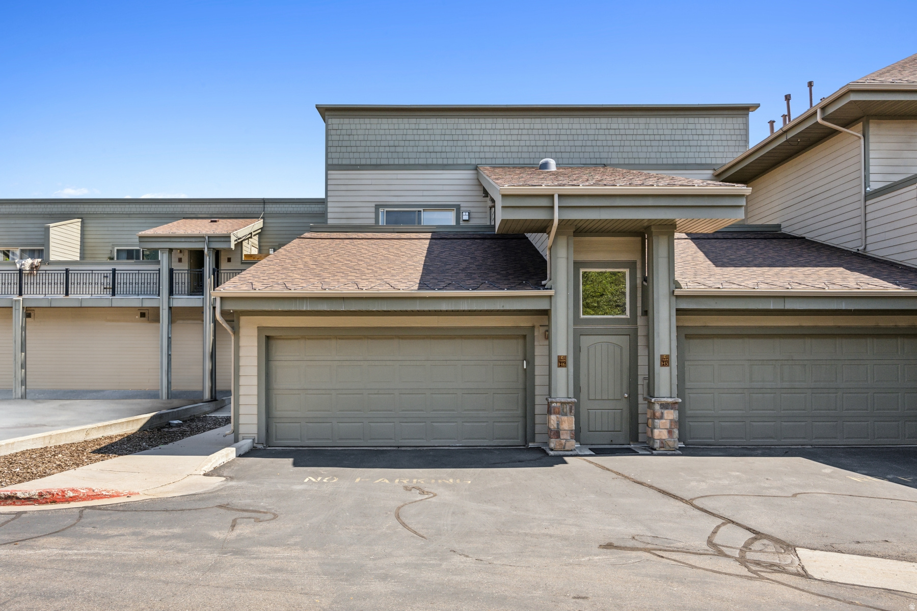 FOX POINT AT REDSTONE - Residential