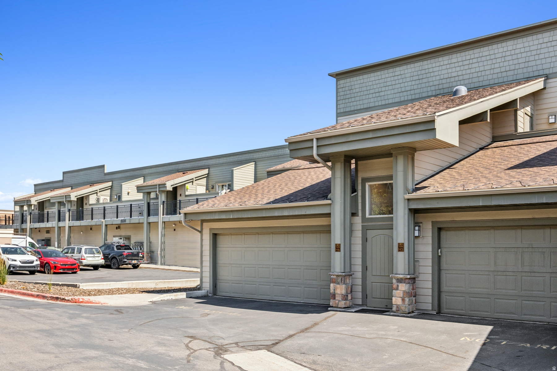 FOX POINT AT REDSTONE - Residential