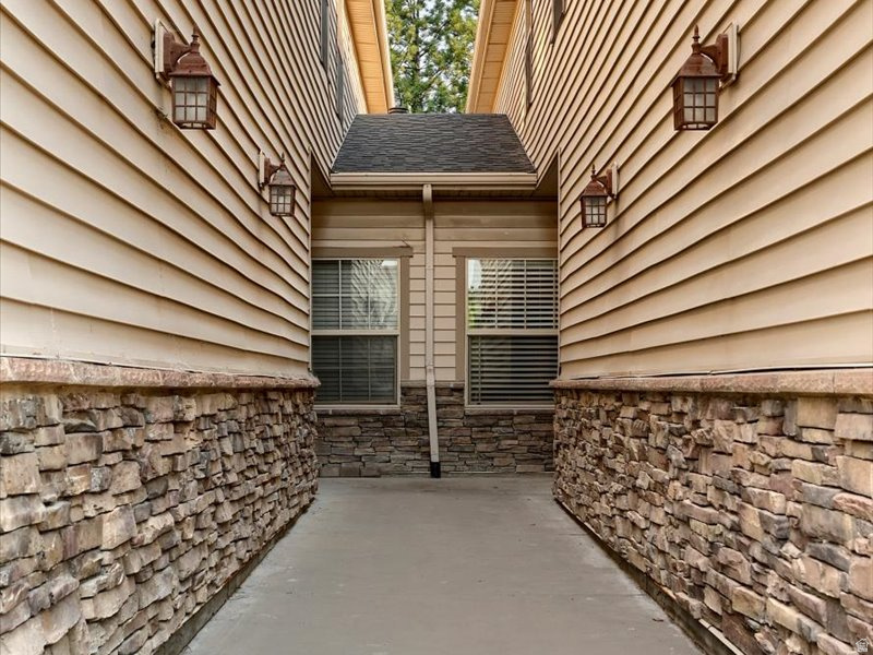 STONEGATE TOWNHOMES - Residential