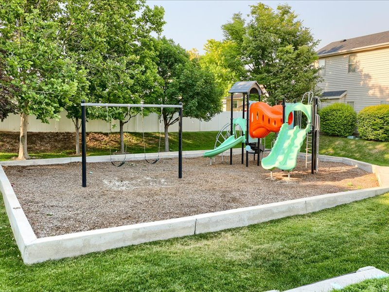 STONEGATE TOWNHOMES - Residential