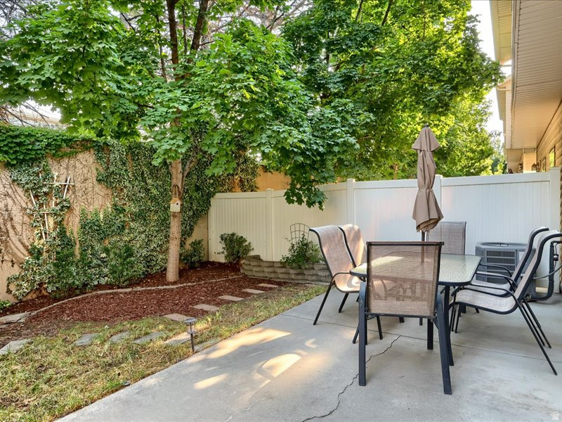 STONEGATE TOWNHOMES - Residential