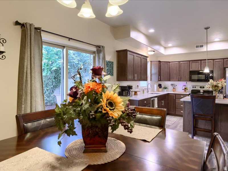 STONEGATE TOWNHOMES - Residential