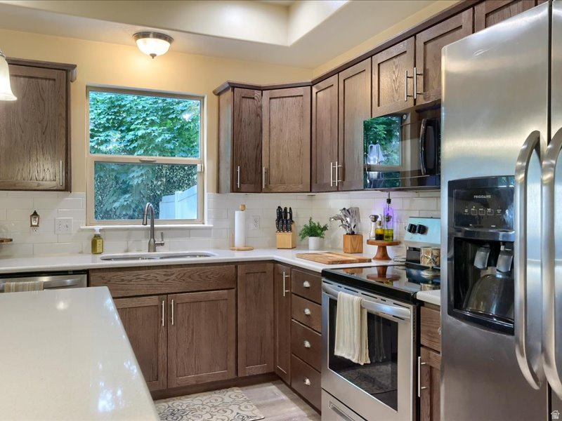 STONEGATE TOWNHOMES - Residential