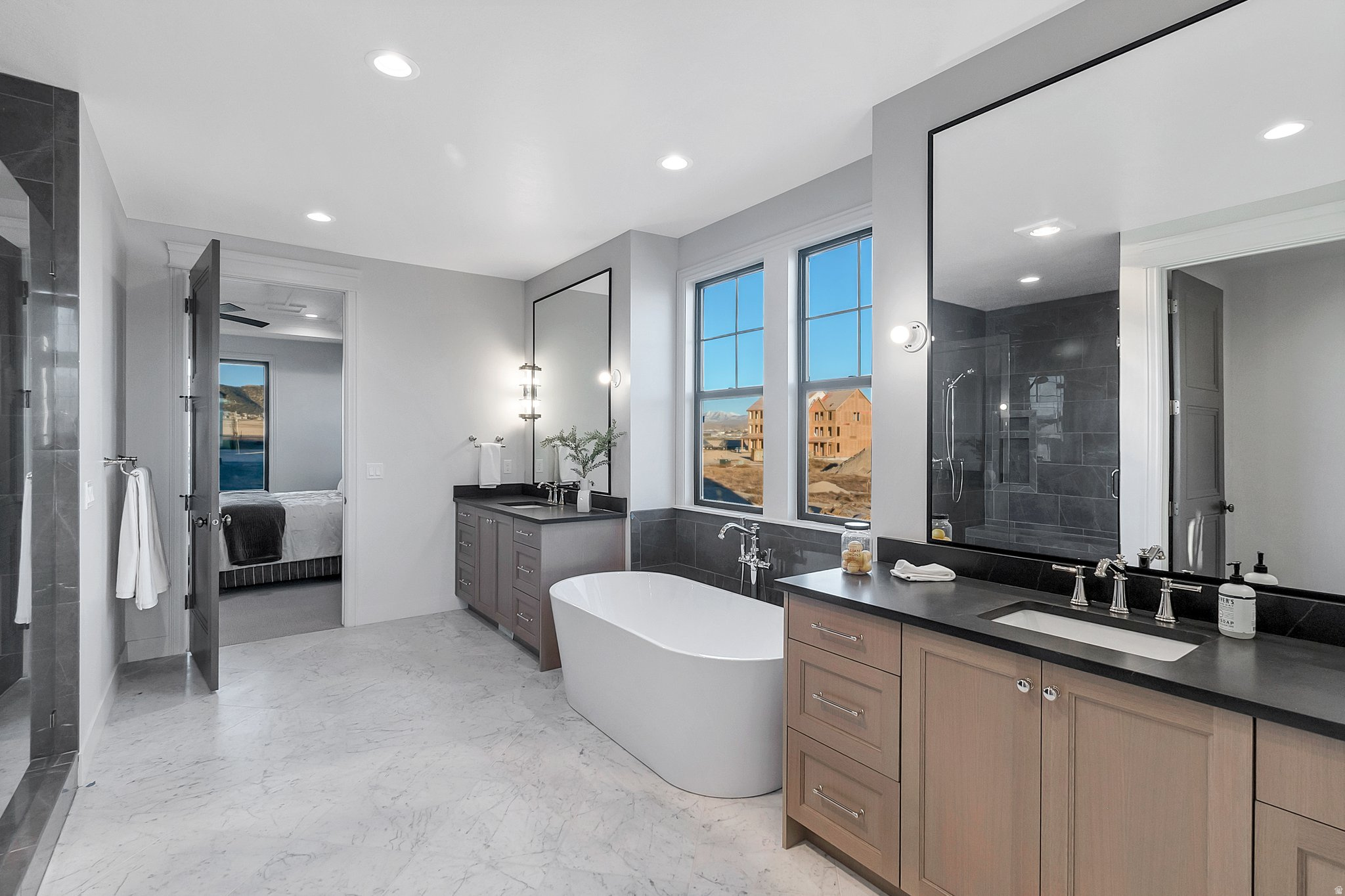 BEACON POINTE - Residential