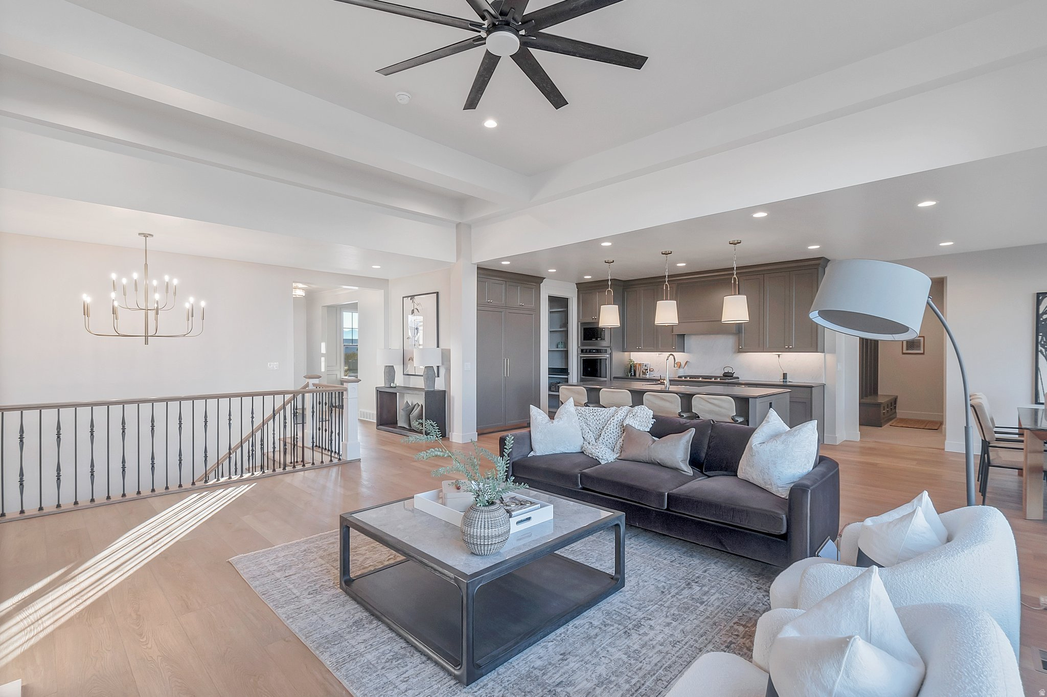 BEACON POINTE - Residential