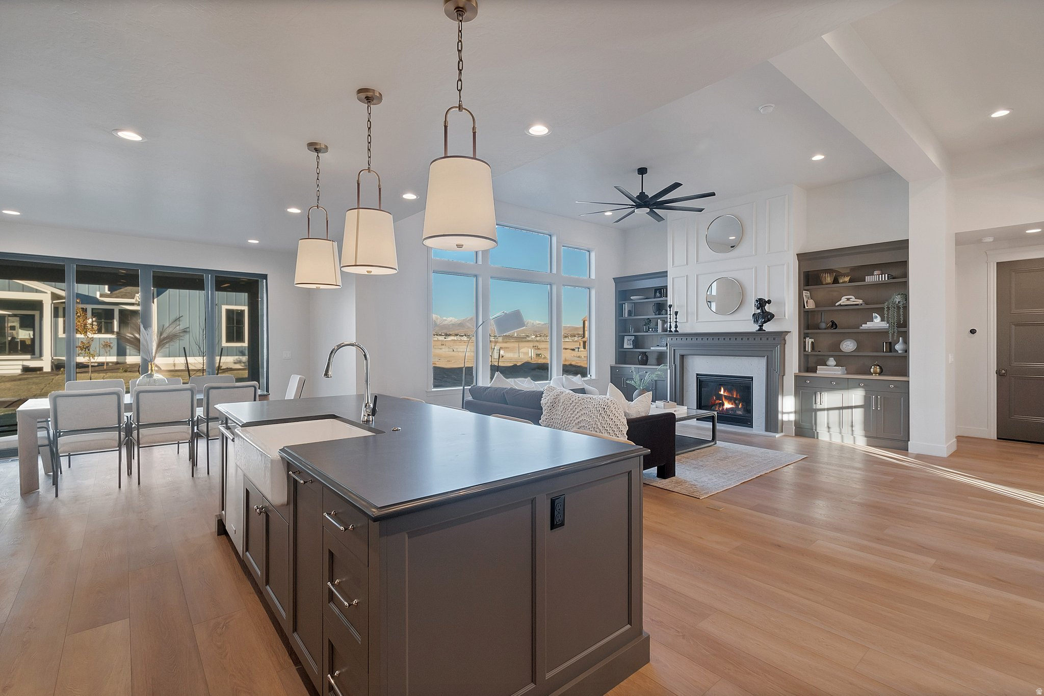 BEACON POINTE - Residential