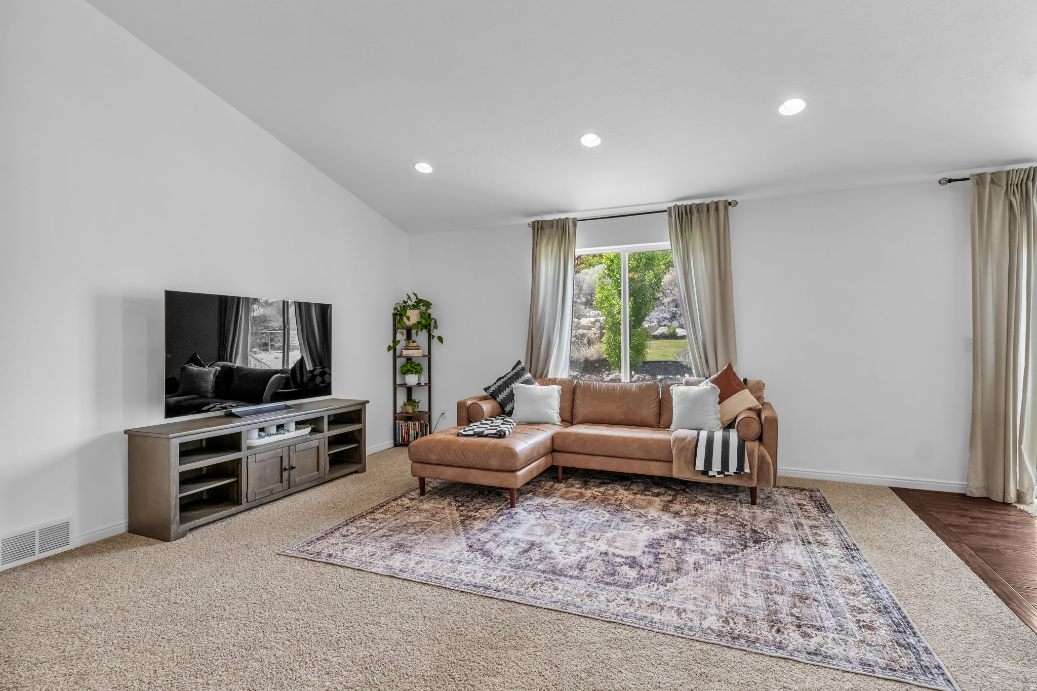 THE VILLAGE OF HAWKS LANDING - Residential