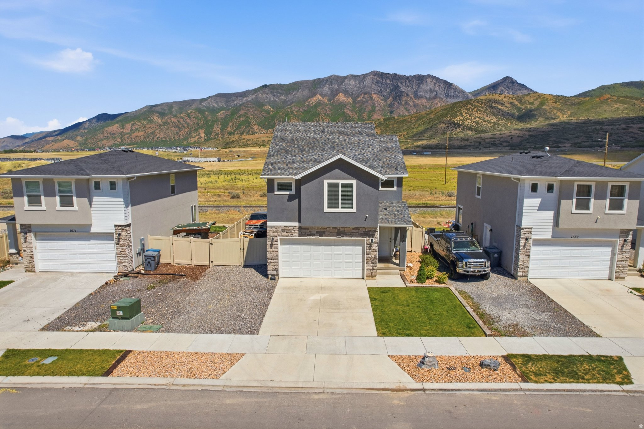 THE HILLS @ SUMMIT RIDGE - Residential