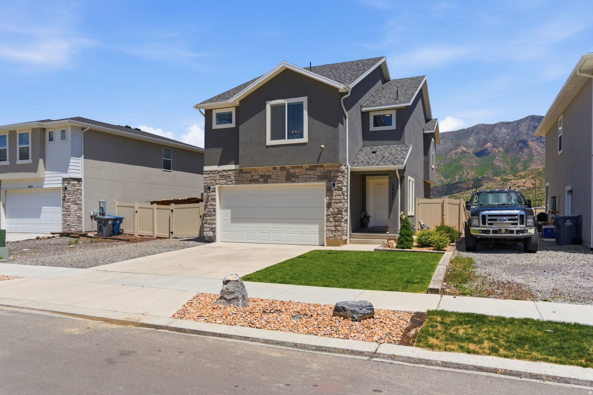 THE HILLS @ SUMMIT RIDGE - Residential
