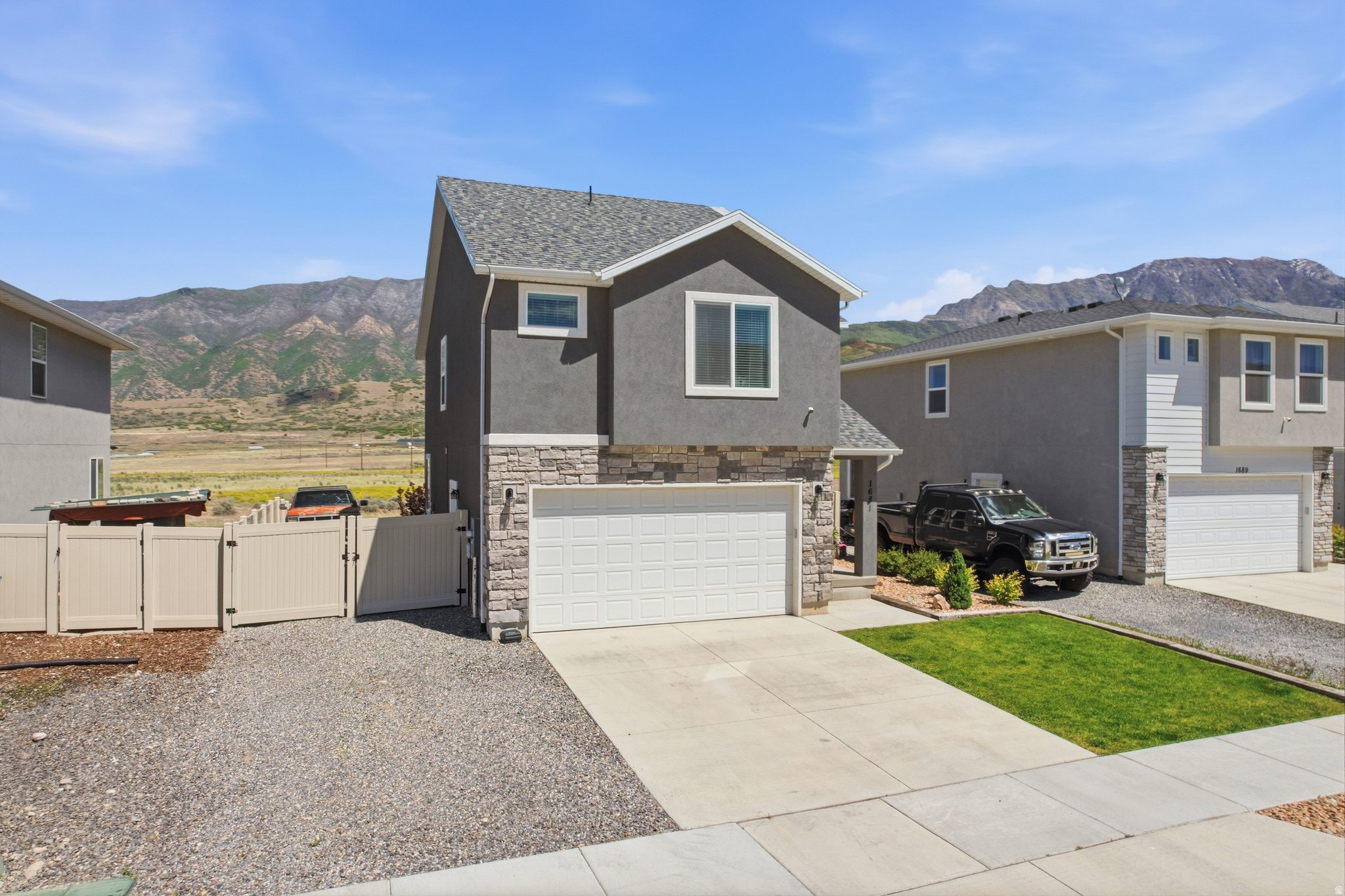 THE HILLS @ SUMMIT RIDGE - Residential