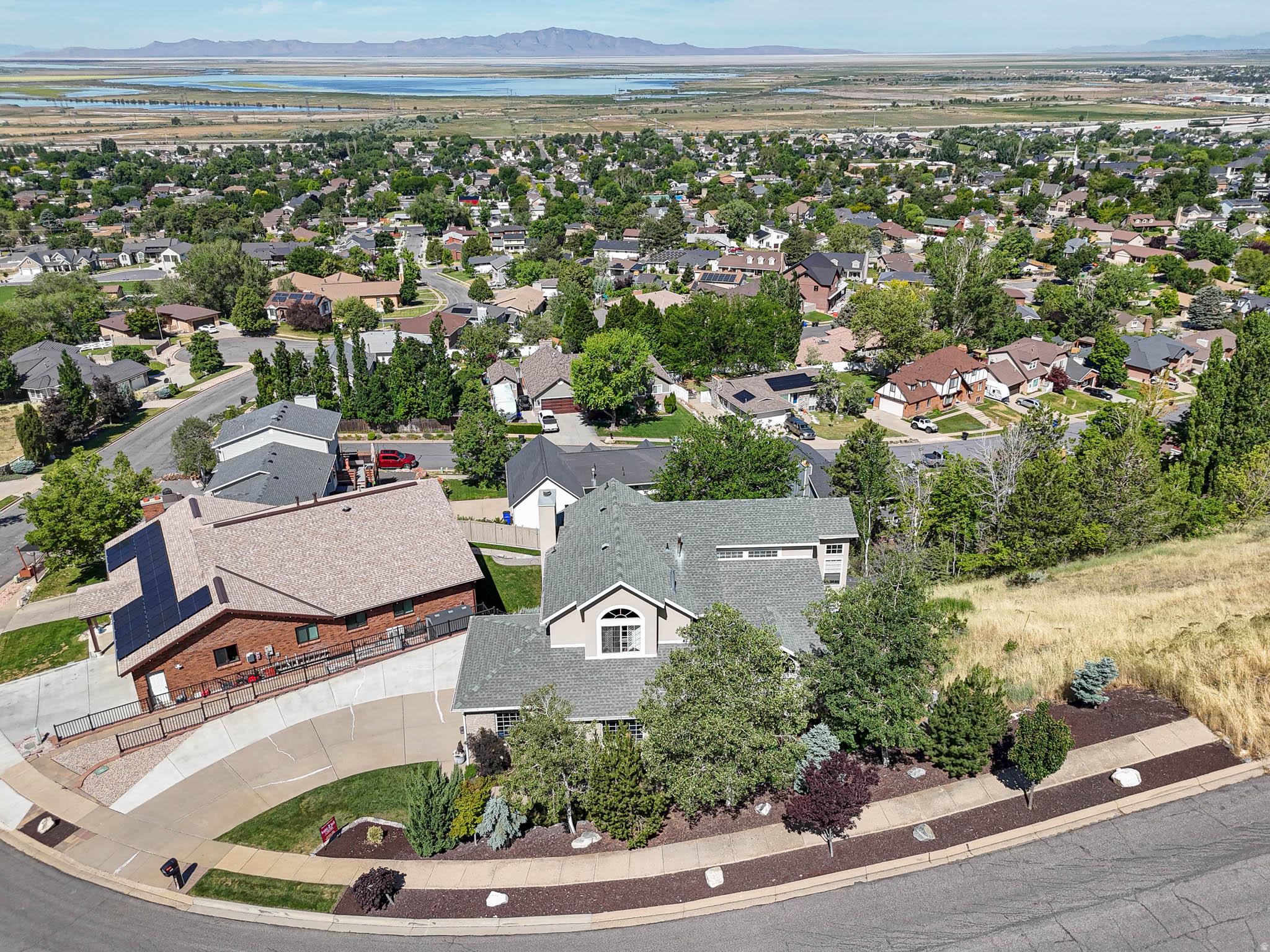 ROLLING HILLS ESTATES SUB - Residential
