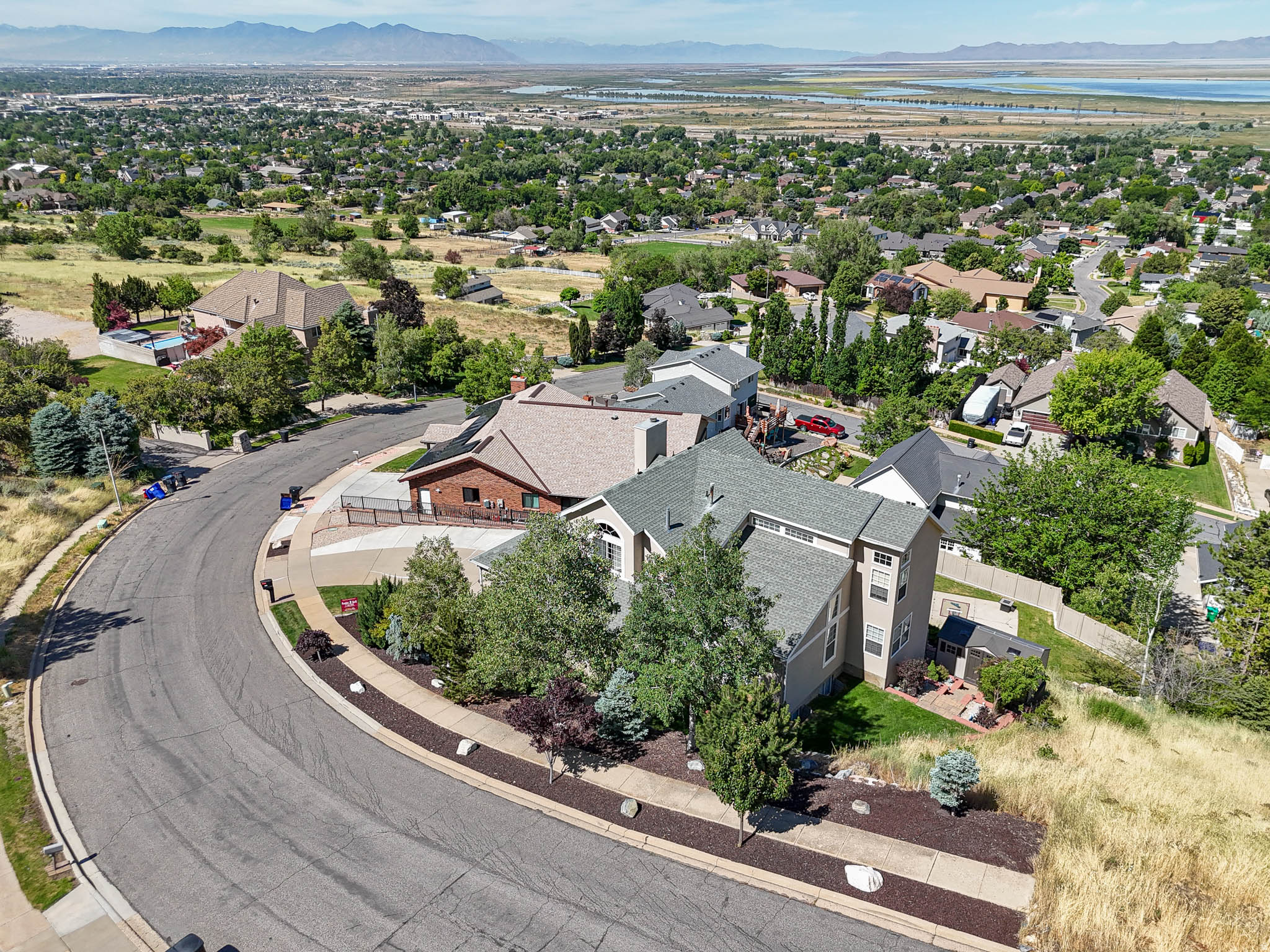 ROLLING HILLS ESTATES SUB - Residential