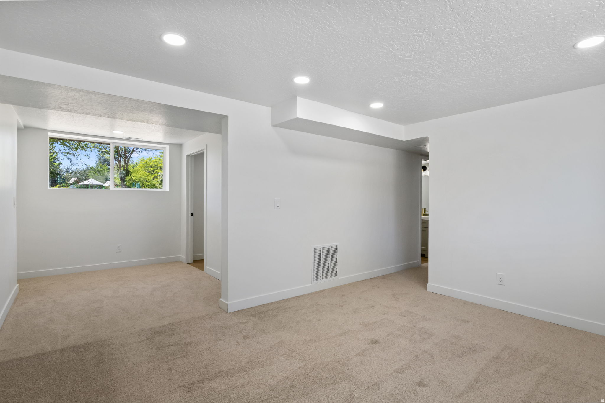 WESTVIEW #7 - Residential
