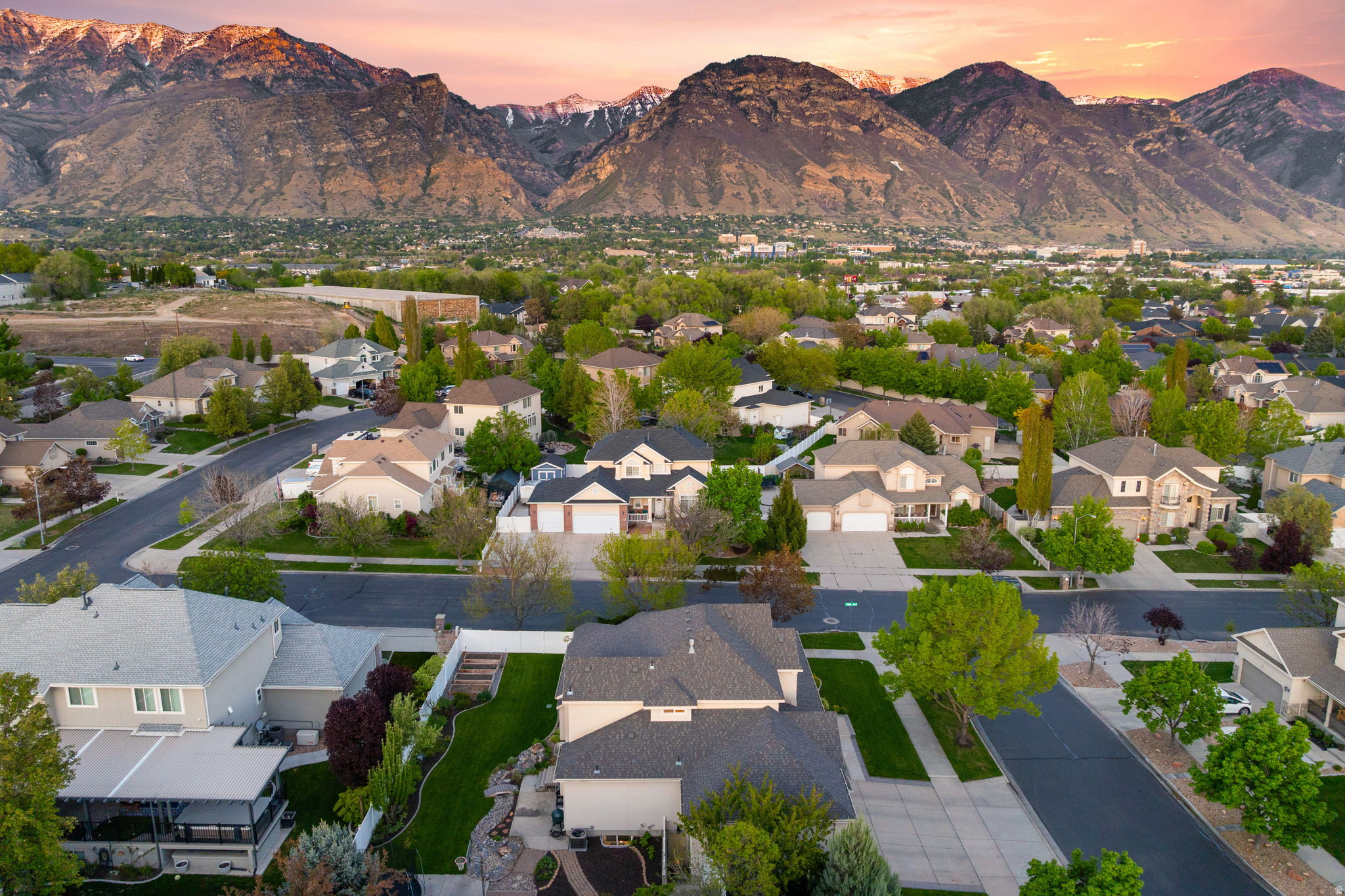 THE ESTATES AT BURR ORCHARDS - Residential