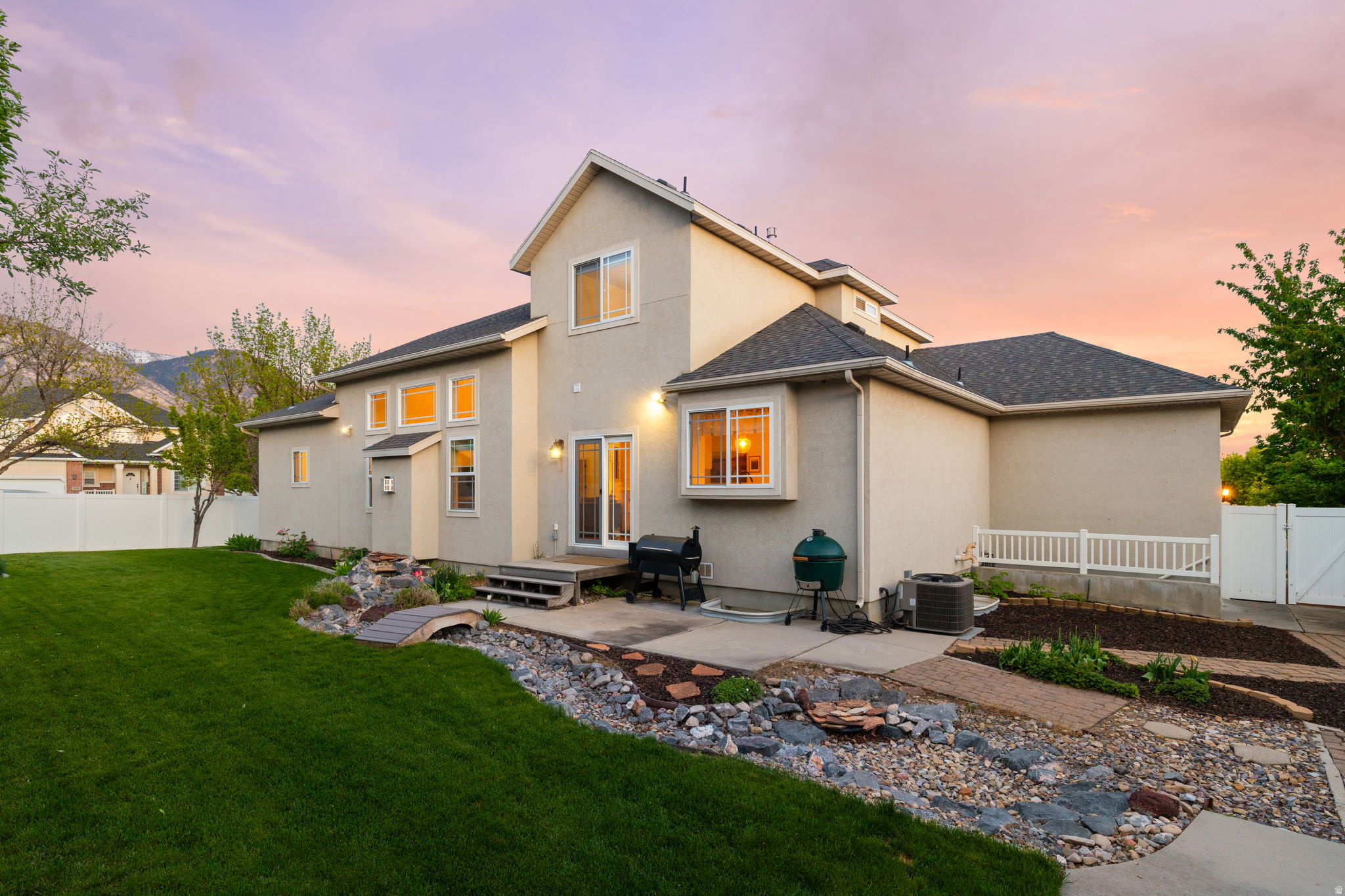 THE ESTATES AT BURR ORCHARDS - Residential