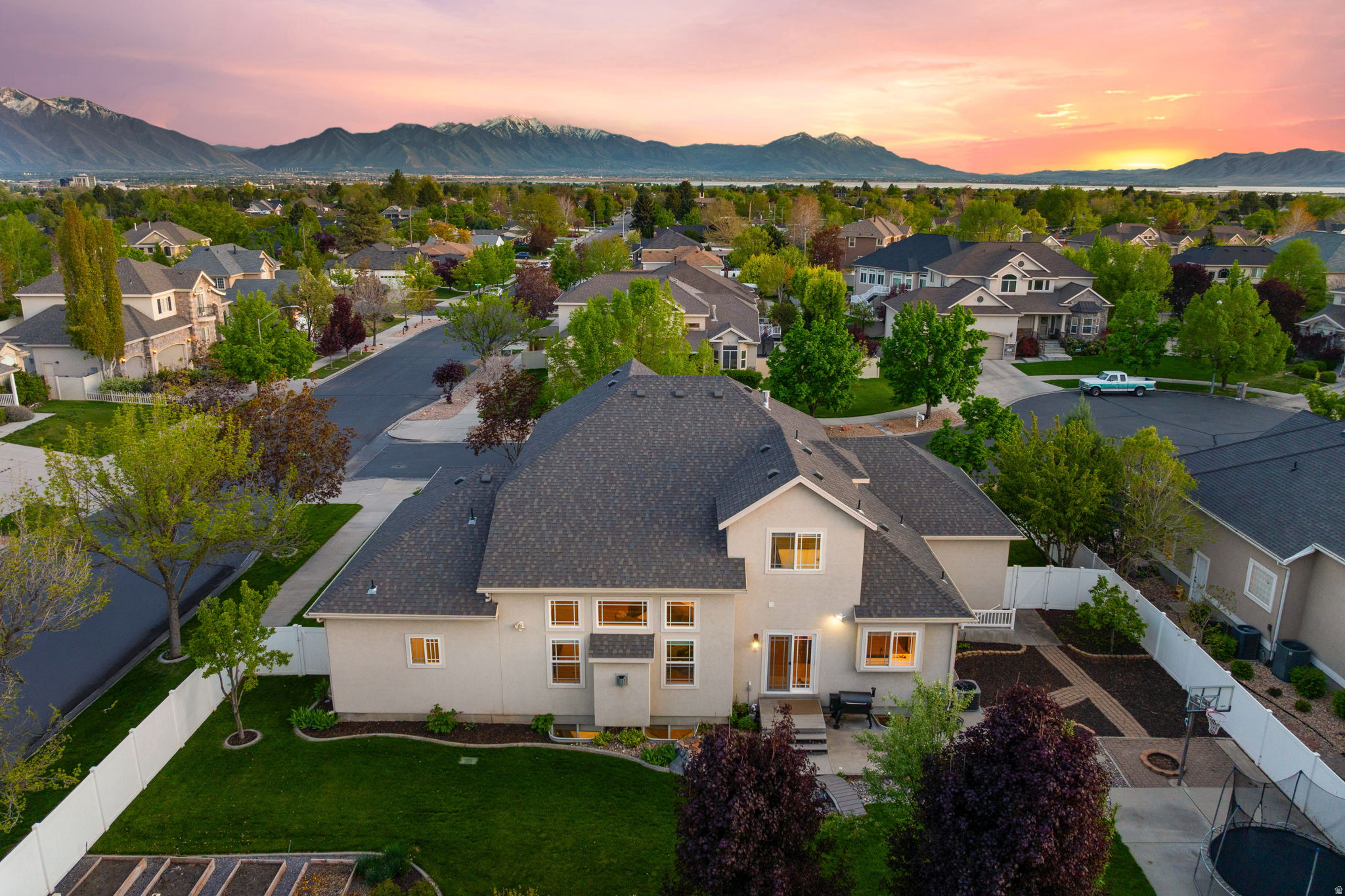 THE ESTATES AT BURR ORCHARDS - Residential