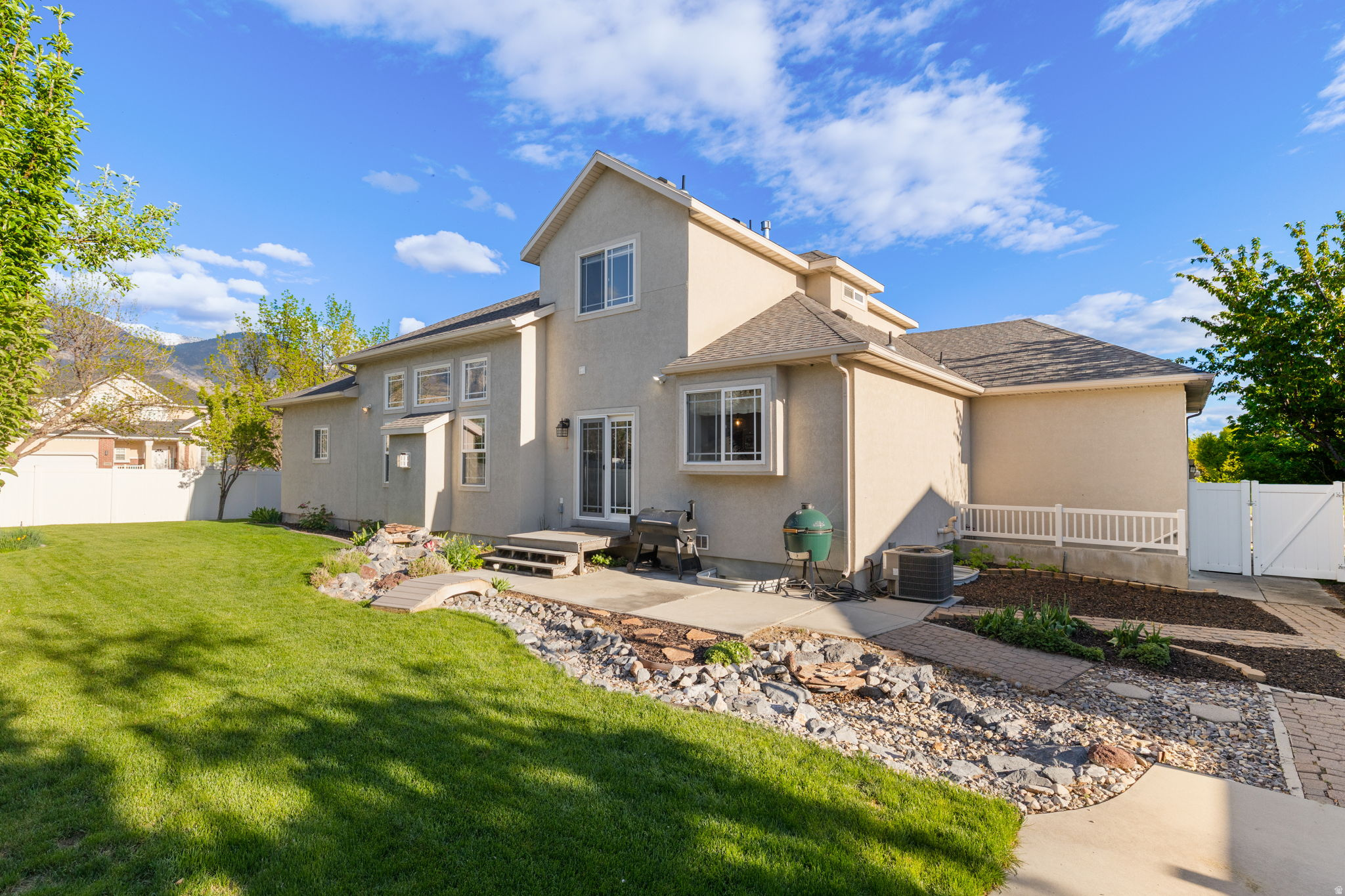 THE ESTATES AT BURR ORCHARDS - Residential