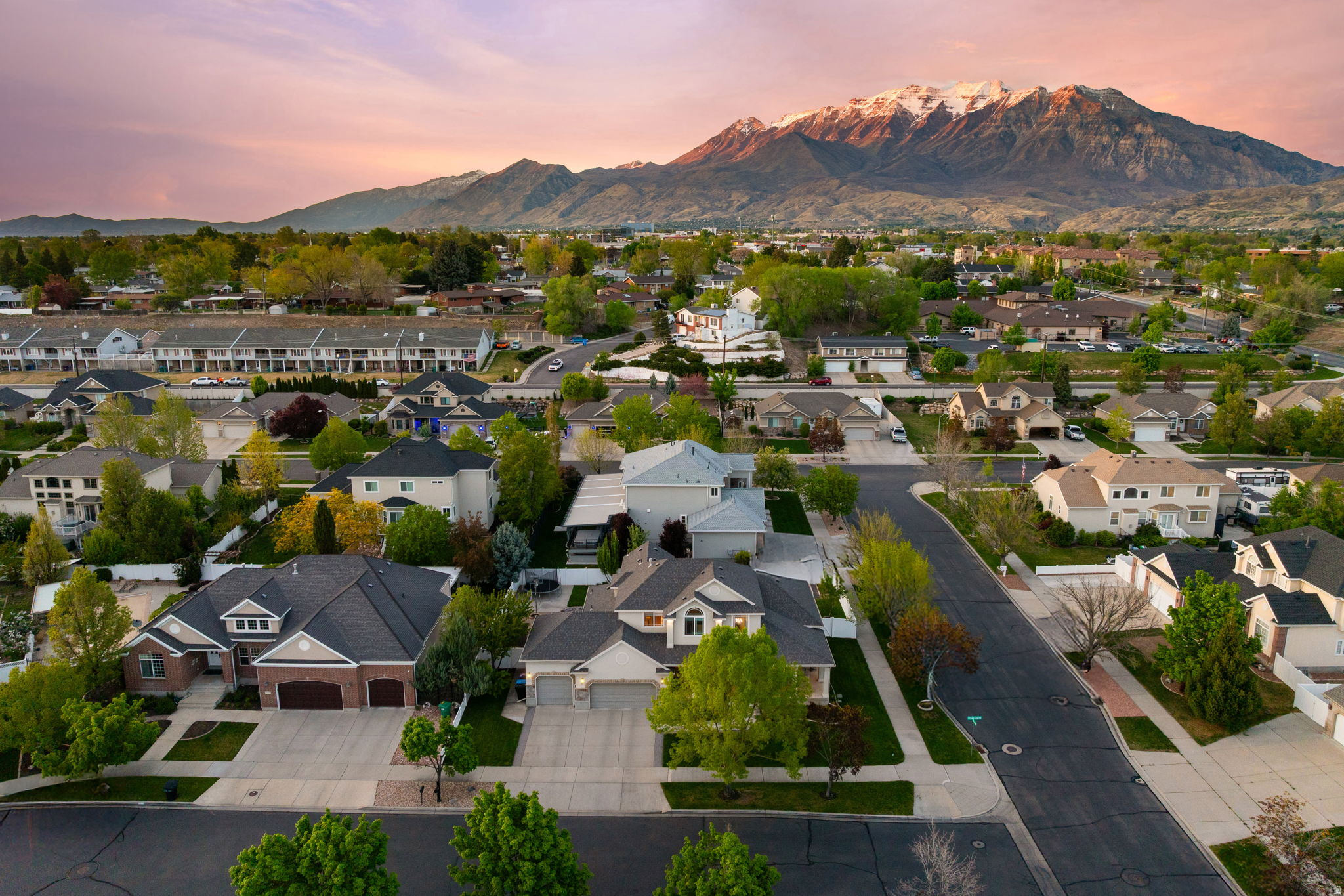 THE ESTATES AT BURR ORCHARDS - Residential