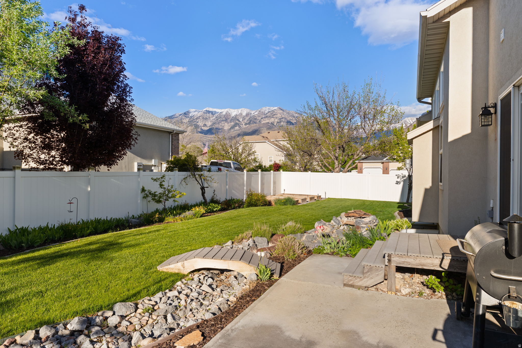 THE ESTATES AT BURR ORCHARDS - Residential