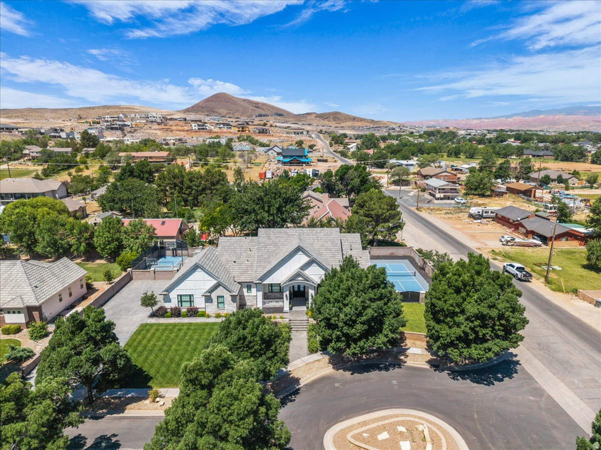 WINDSOR ESTATES AMD - Residential