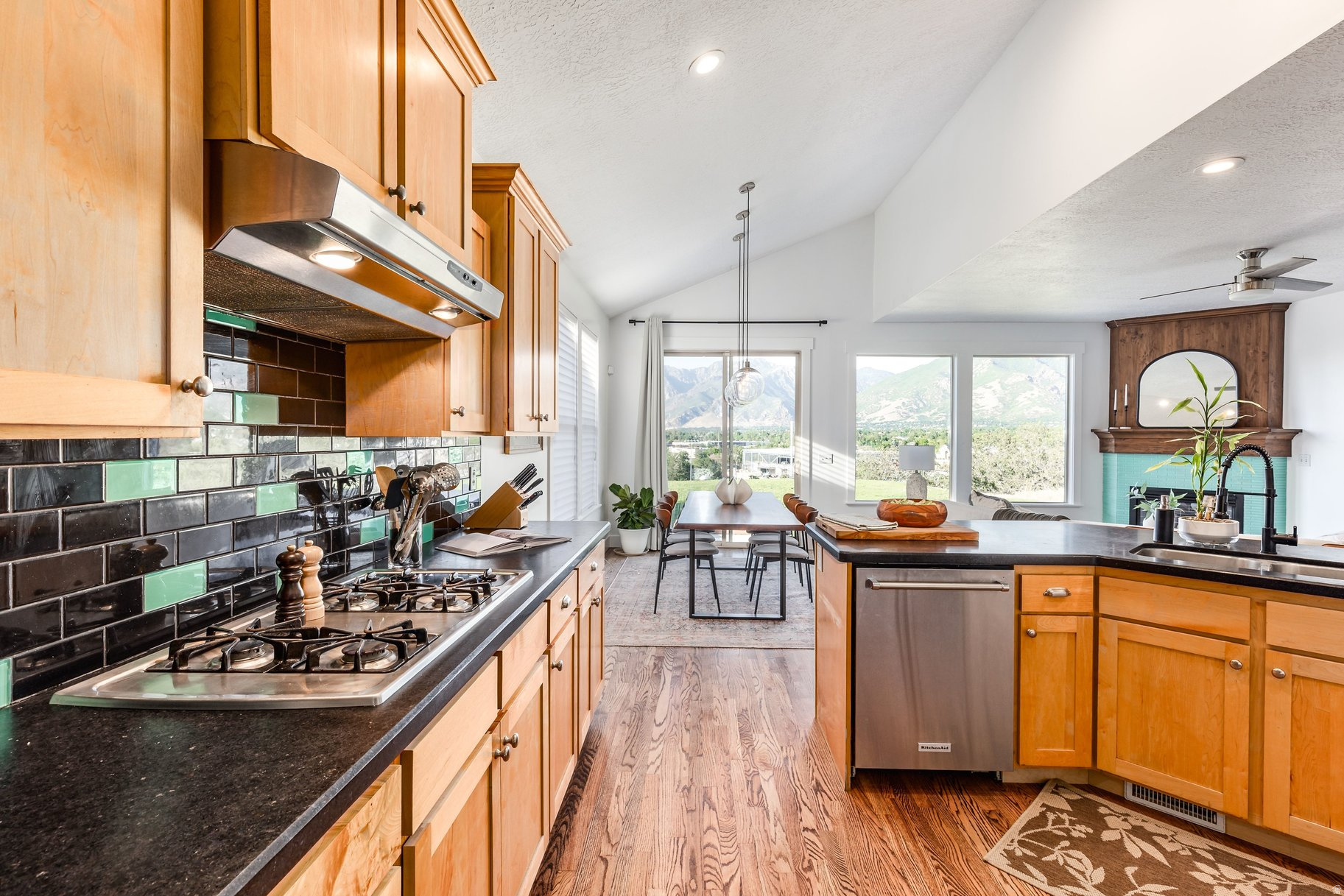 THE POINTE AT LITTLE COTTONWOOD - Residential