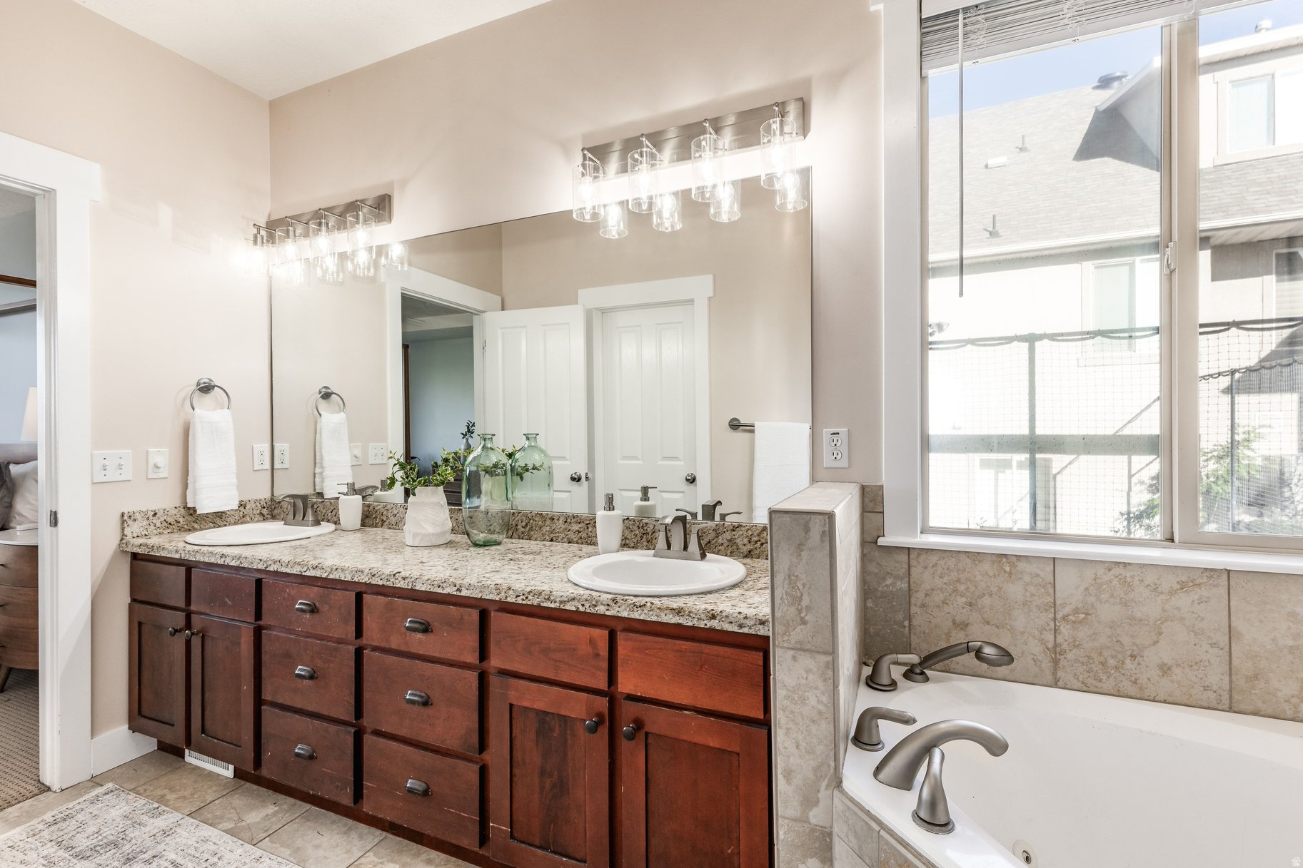 THE POINTE AT LITTLE COTTONWOOD - Residential