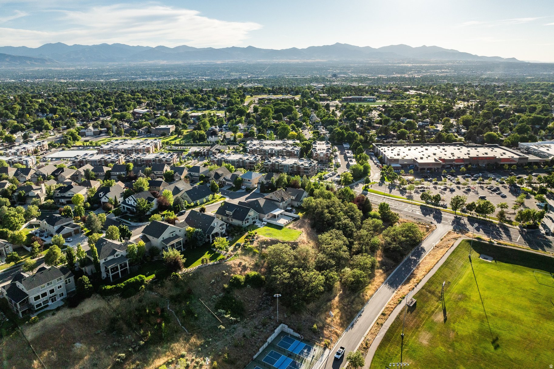 THE POINTE AT LITTLE COTTONWOOD - Residential