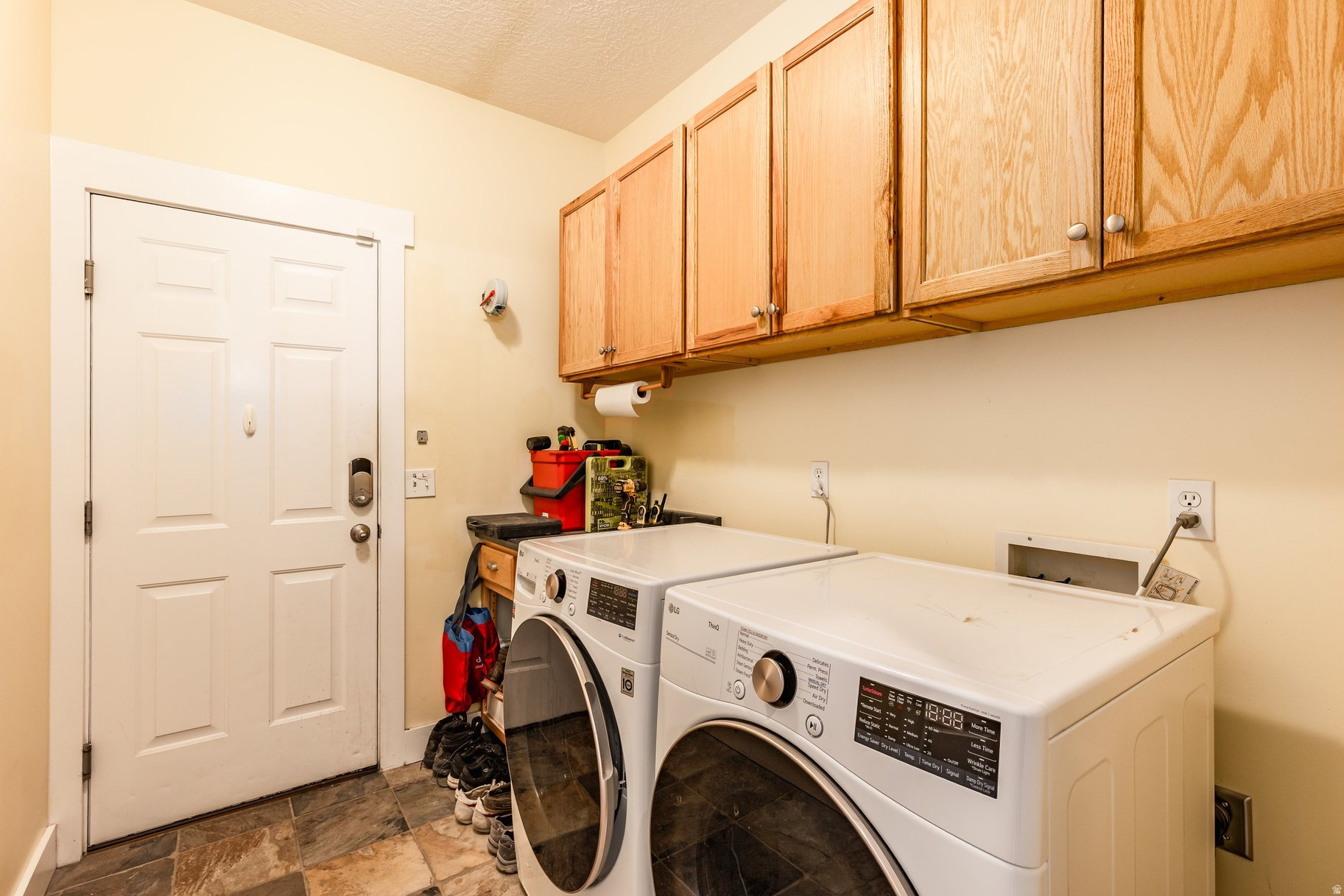 THE POINTE AT LITTLE COTTONWOOD - Residential