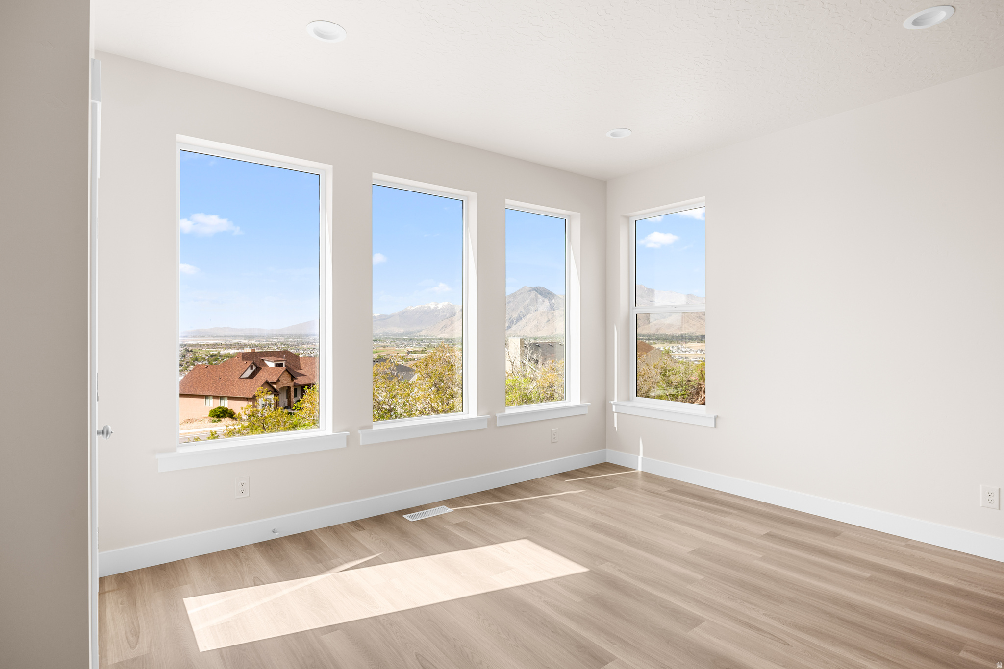 SUMMIT RIDGE THE HILLS - Residential