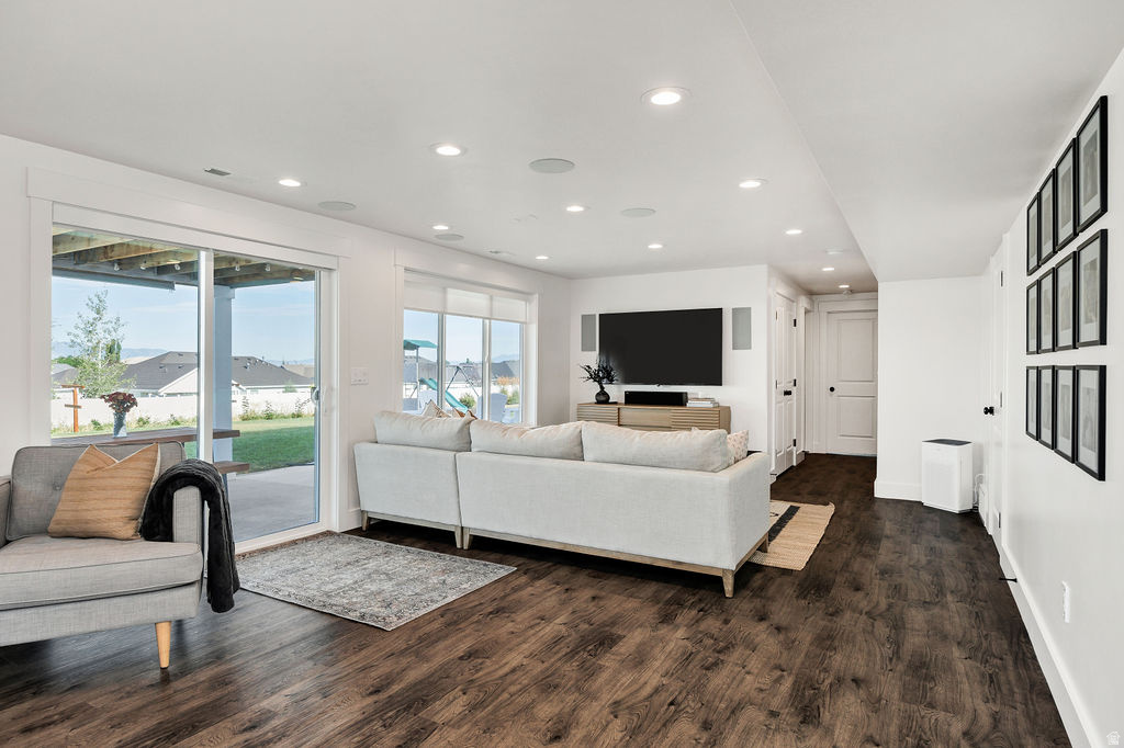 NORTH CREEK MEADOWS - Residential