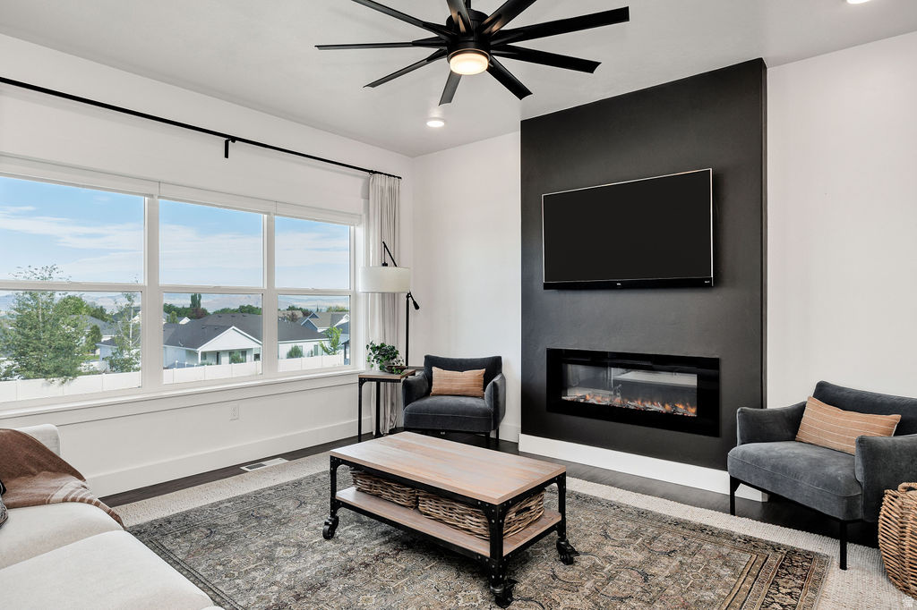 NORTH CREEK MEADOWS - Residential