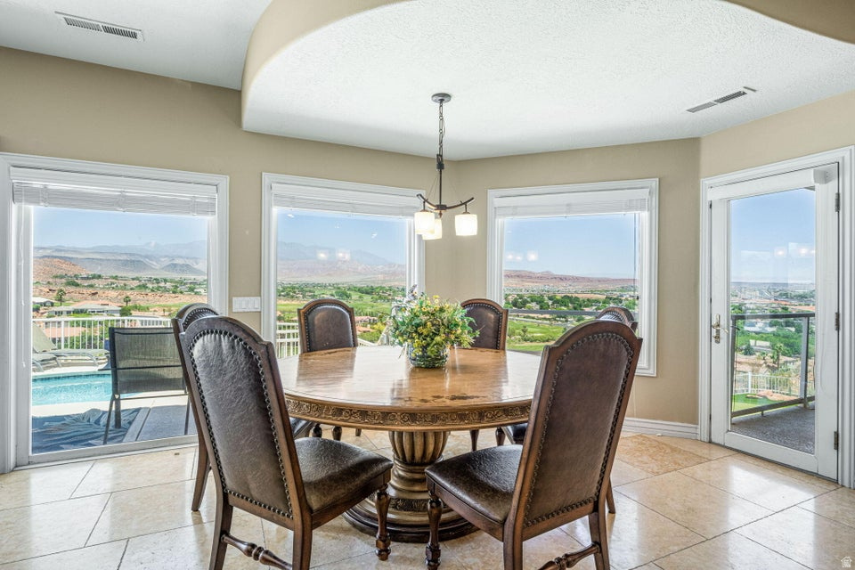 LIONS HEAD HILLTOP EST GR SPRING COVE - Residential