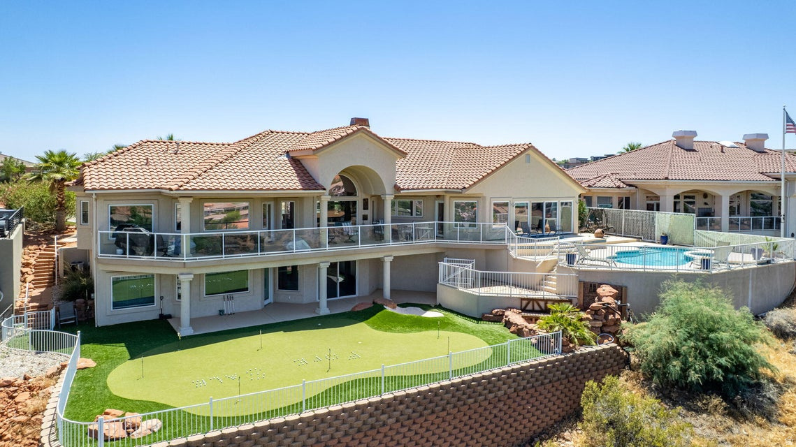 LIONS HEAD HILLTOP EST GR SPRING COVE - Residential