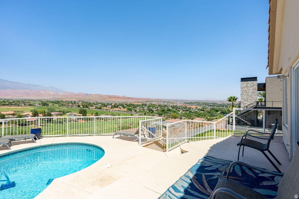 LIONS HEAD HILLTOP EST GR SPRING COVE - Residential