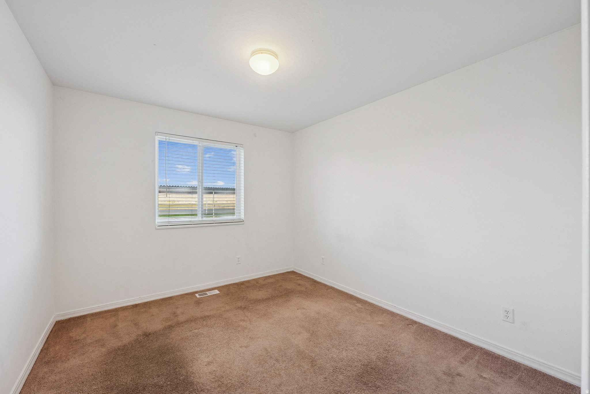 UINTA VIEW CONDOMINIUM - Residential