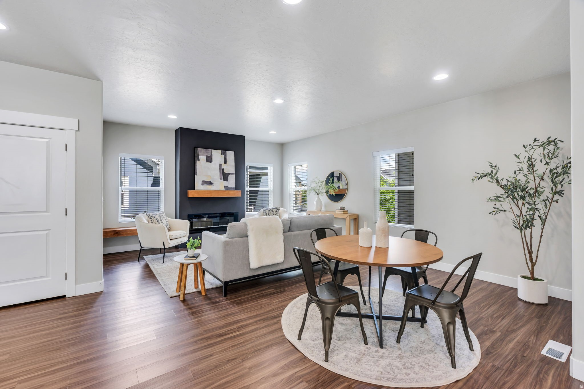 DAYBREAK - Residential