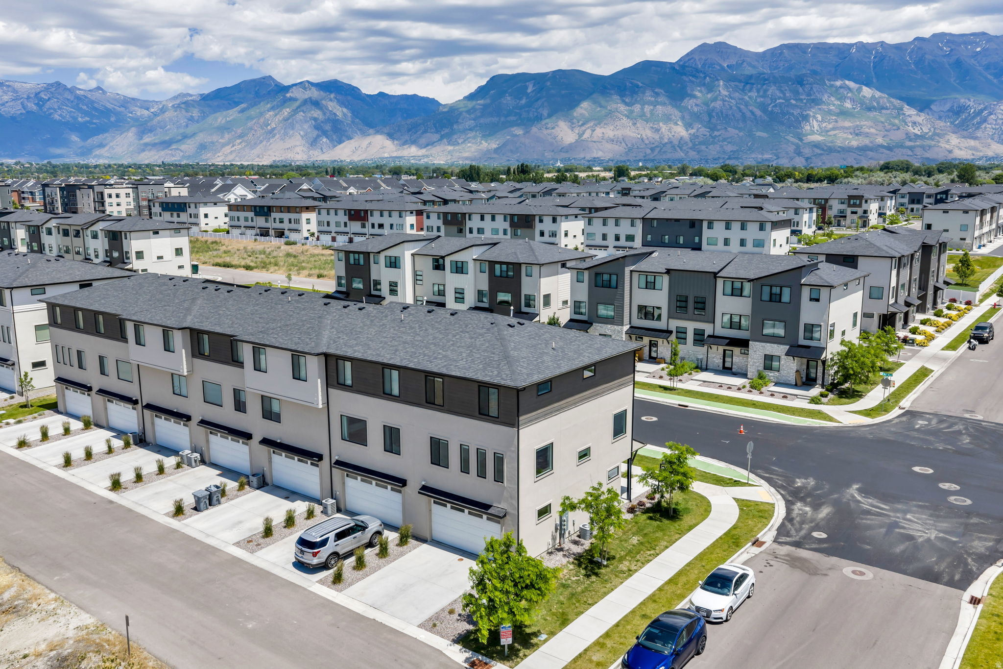 LAKESHORE LANDING - Residential